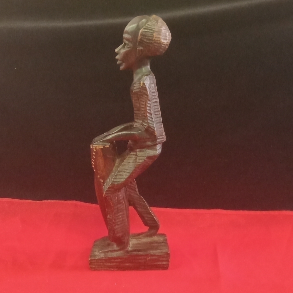 Vintage Handcarved Wood Figurine Man African With Drum Africa Primitive - Picture 2 of 6